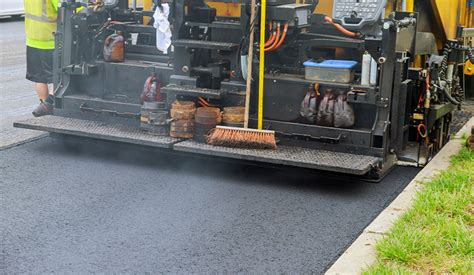 Tarmac vs Asphalt – Which is Better For Your Driveway?