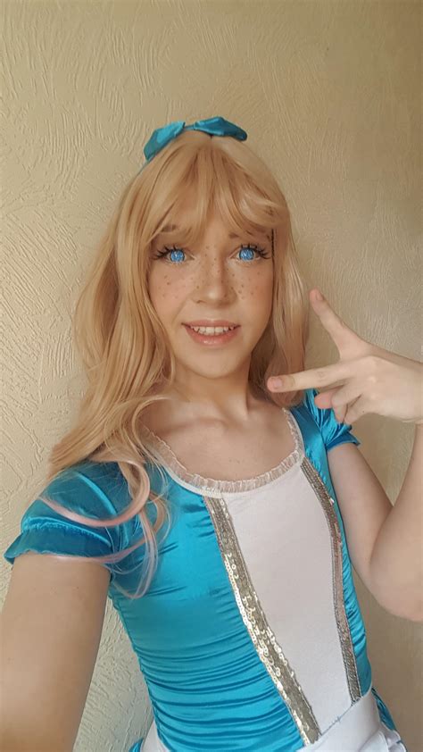 Alice In Wonderland Goes Femboy Scrolller