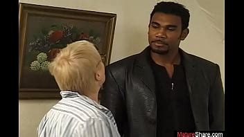 Mature Bends Her Fat Ass Fuck XNXX