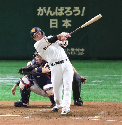 ＜巨・ヤ＞5回1死、ソロ本塁打を放つ坂本勇（撮影・白鳥 佳樹） ― スポニチ Sponichi Annex 野球