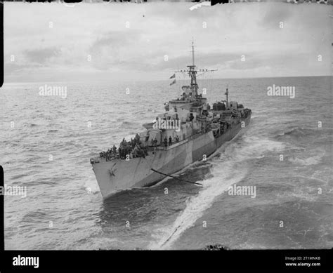 The Royal Navy During The Second World War Hms Myngs Picking Up The