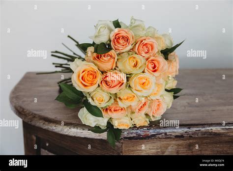 Bridal Rose Bouquet Stock Photo Alamy