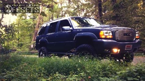 Wheel Offset 2000 Gmc Yukon Denali Aggressive 1 Outside Fender