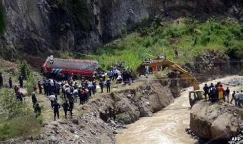 Uttarakhand Landslide Near Vishnuprayag On Badrinath Route Almost 15000 Tourists Stranded