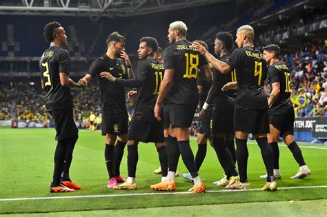 La Selecci N De Brasil Jug De Camiseta Negra El Primer Tiempo Del