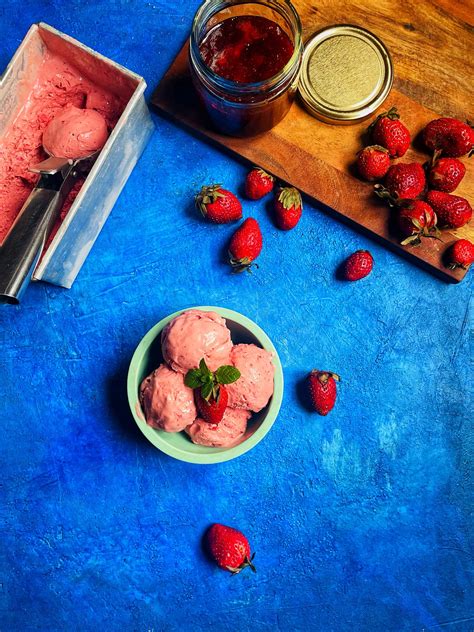 Easy Homemade Strawberry Ice Cream Eggless Fresh Strawberry Ice Cream