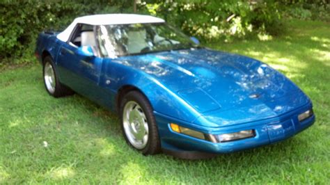 1993 Chevrolet Corvette 40th Anniversary Convertible 2 Door 5 7L