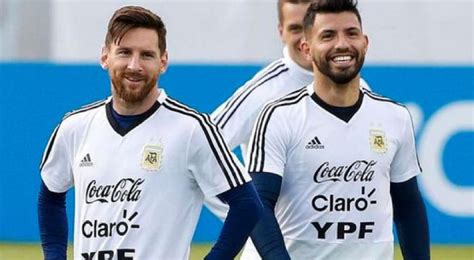 Lionel Messi Dedic Un Sentido Mensaje A Sergio Ag Ero Tras Anunciar Su