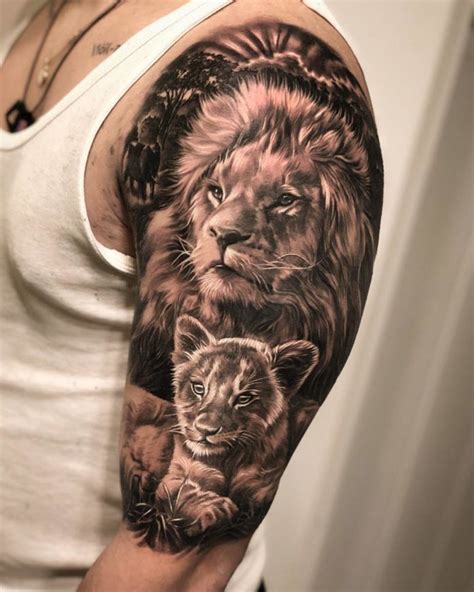 Tatouage Lion lionceau sur épaule Tatouage lion Tatouage lionceau