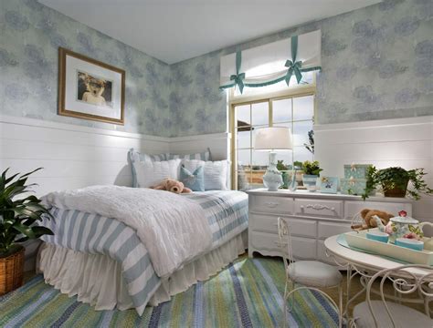 Bedroom Valances: Design Ideas & Tips | Spiffy Spools | Shop Now