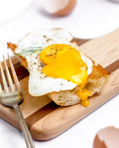 Fried Egg With Perfect Runny Egg Yolk The Practical Kitchen