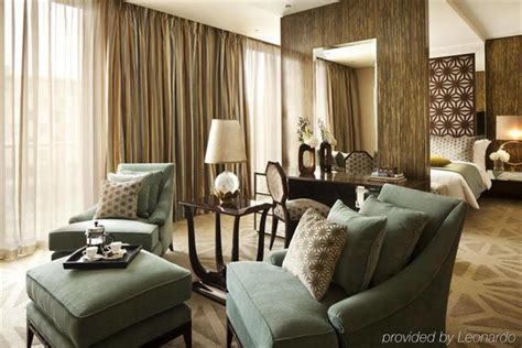 Al Faisaliah Hotel, Riyadh - Compare Deals