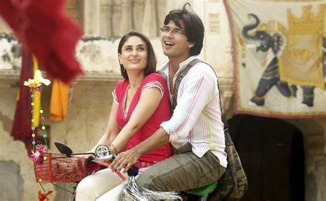 Shahid Kapoor And Kareena Kapoor In Jab We Met