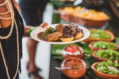 Rio Othon Palace promove Feijoada das Campeãs Bateria da Mangueira