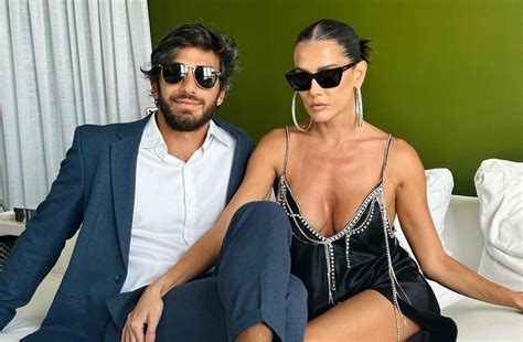 Deborah Secco e Hugo Moura se separam após nove anos Celebridades Vogue