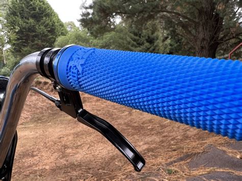 ODI Ruffian XL V2 1 Lock On Grips Review Bmxultra