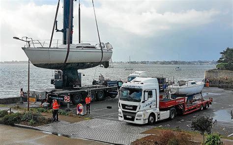 Locmiqu Lic Limpressionnant Grutage De Deux Voiliers Apr S Ciaran