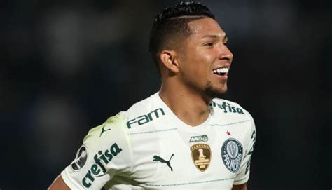 Rony chega aos mesmos 16 gols de Pelé e Zico por Libertadores e se