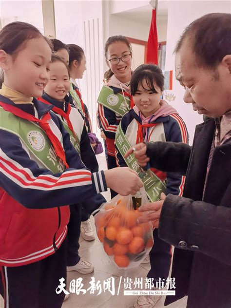 讲述雷锋故事，践行雷锋精神 这所学校开展学雷锋系列活动教育贵州孤寡老人