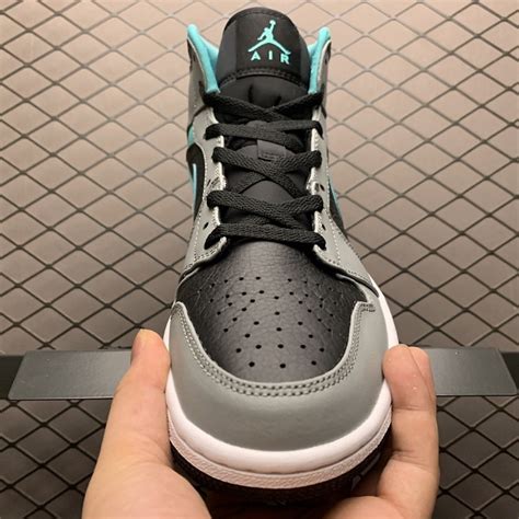 Air Jordan 1 Mid Grey Aqua Foot Soccer Pro