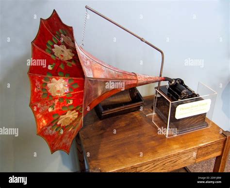 Victrola Phonograph Hi Res Stock Photography And Images Alamy