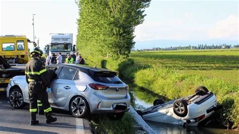 Finisce Con Lauto Nel Fosso A Pandino Ferito Un Anziano Della Bassa