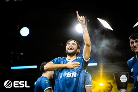 Esl Malbourne Foi O Primeiro T Tulo De Nak Como Treinador Game Arena