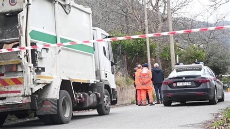 Incidente Sul Lavoro A Pago Vallo Lauro Operaio Muore Tre Indagati