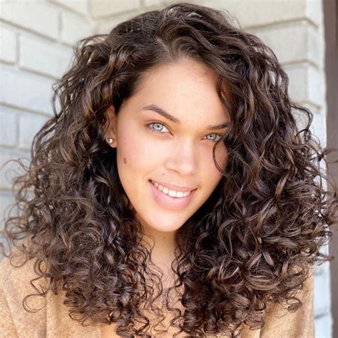 Medium Curly Hair Cuts 2024 Tanya Aloysia