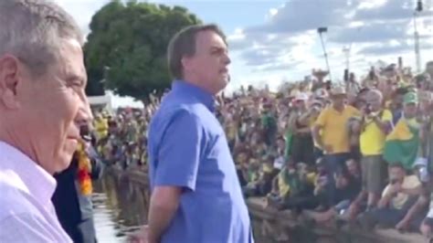 Bolsonaro Quebra O Sil Ncio Evoca For As Armadas E Faz Discurso