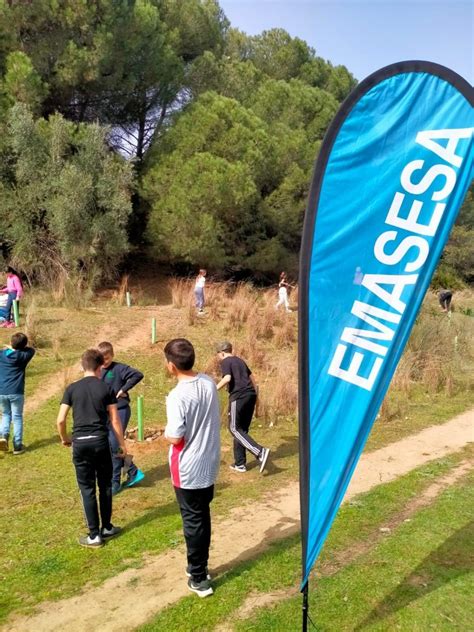 Emasesa Participa En La Reforestaci N Del Sendero De La Rivera De