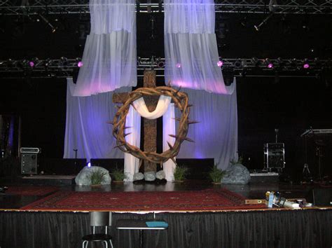 Crown And Thorns Church Stage Design Ideas