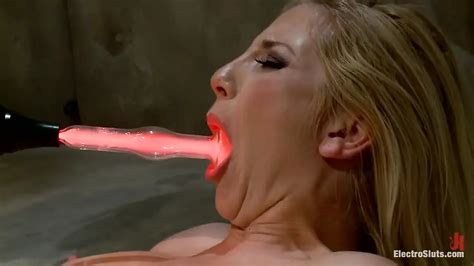 Sexy Blonde Ashley Fires Subs For Electrosluts Feat Lorelei Lee By Faphouse Xhamster