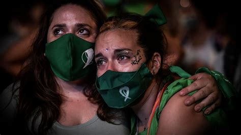 Aborto En Argentina El Senado Legaliza El Aborto En Las 14 Primeras