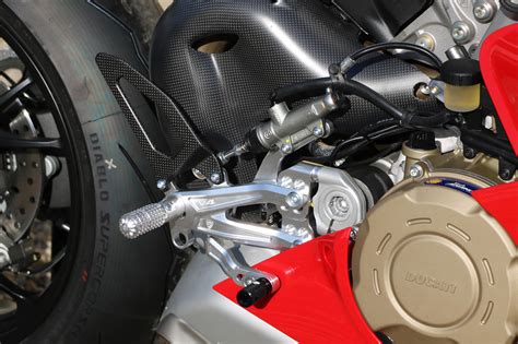 Pedane Regolabili Ducati Per Serie Panigale V Carbon Cnc Racing