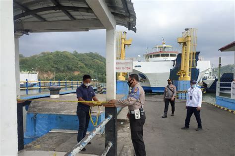 Dermaga Pelabuhan Asdp Lembar Lombok Rusak Ditabrak Kapal Feri Antara