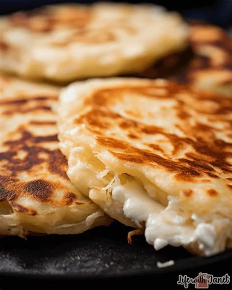 Bean and Cheese Pupusas Recipe