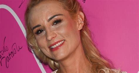 Elodie Gossuin sublime en bikini à moins de euros elle est assortie avec ses filles