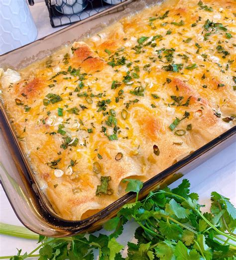 Easy Creamy Green Chile Chicken Enchiladas Norines Nest