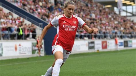 Arsenal Women S Cloe Lacasse Says Thanks To The Fans For Her Chant