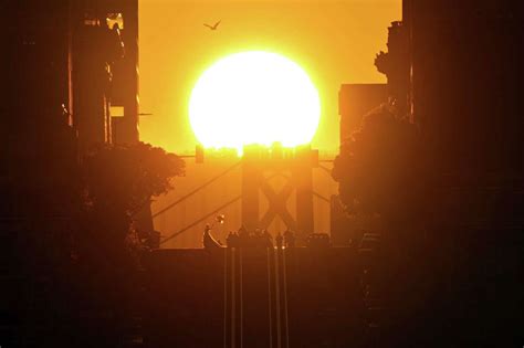 Photographers Flock To S F Street For Weekend Of Epic Sunrises