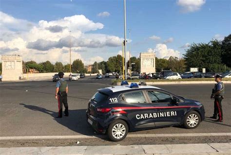 Lotta Al Degrado A Roma I Carabinieri Denunciano Persone In Zona