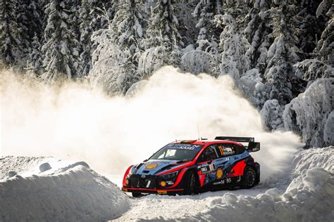 Neuville Toma El Liderato Del Rallye De Suecia En La Apasionante