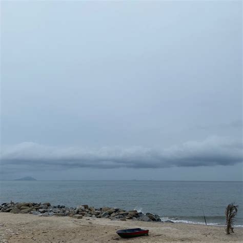 Pantai Mengabang Telipot Kampung Kolam