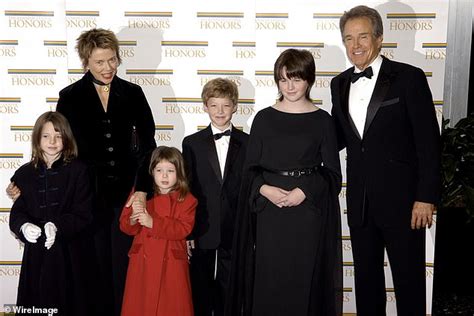 Warren Beatty is 85! The actor celebrates with wife Annette Bening and ...