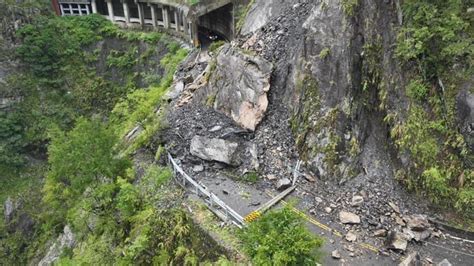 一夜暴雨狂襲！中橫便道邊坡坍方「百噸巨石」崩塌、驚人空拍畫面曝 社會 三立新聞網 Setncom