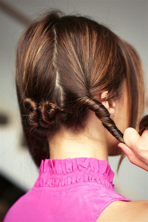 Hair Knots How-To Guide For Styling Summer 2013