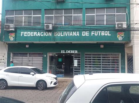 FELCN y la Fiscalía allanan las oficinas de la Federación Boliviana de