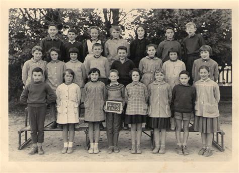 Photo De Classe CM2 De 1960 Ecole Laennec Douarnenez Copains D Avant