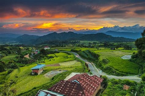 Menjajal Nagari Pariangan Keindahan Yang Mengagumkan